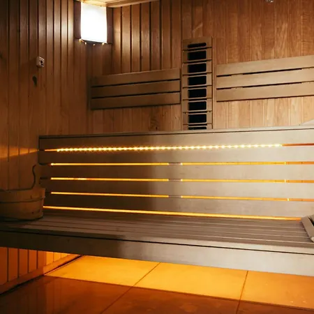 Enclave Pool & Mamaia Nord Daire