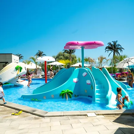 Daire Enclave Pool & Mamaia Nord *